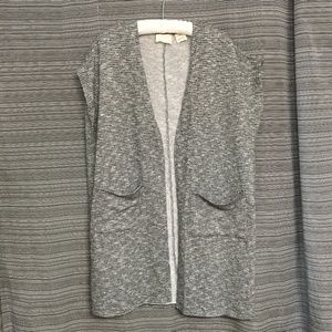 Nanavatee Heather Grey Sleeveless Cardigan in Size L/XL